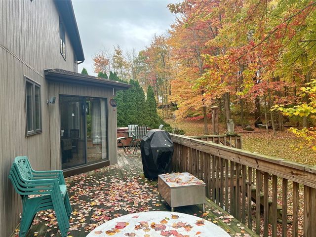 4146 RIDGEWOOD Drive, Erie, PA 16506