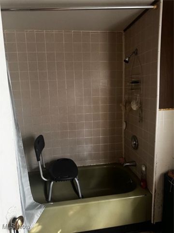 727 E 118th Street, Cleveland, OH 44108