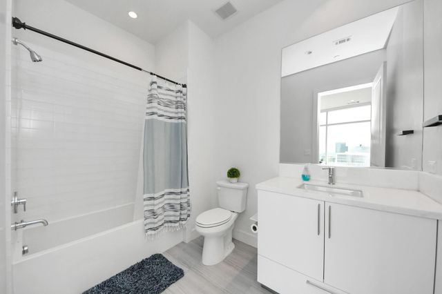 4521 San Felipe Street 1904, Houston, TX 77027