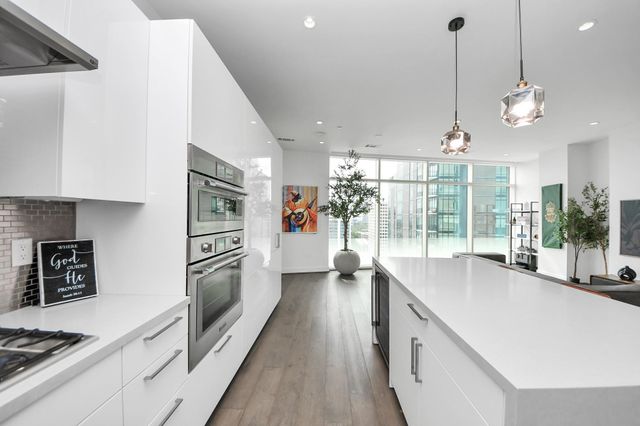 4521 San Felipe Street 1904, Houston, TX 77027