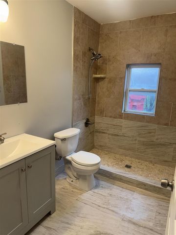 28581 Brentwood Street, Southfield, MI 48076