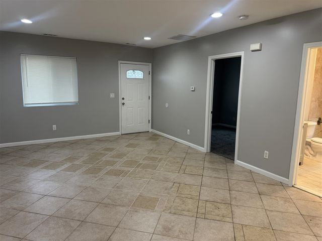 28581 Brentwood Street, Southfield, MI 48076