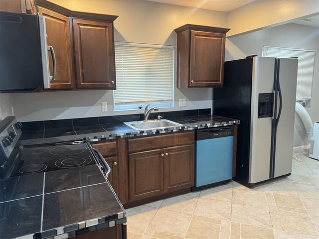 28581 Brentwood Street, Southfield, MI 48076