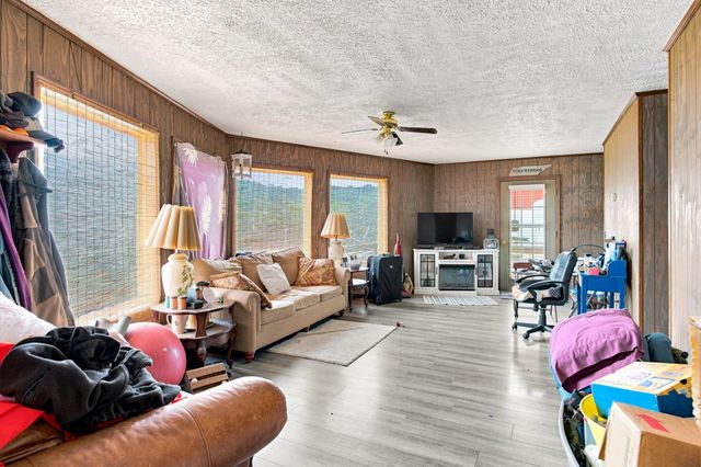 179 Lakeside Dr, Carthage, TN 37030