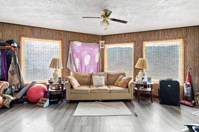 179 Lakeside Dr, Carthage, TN 37030