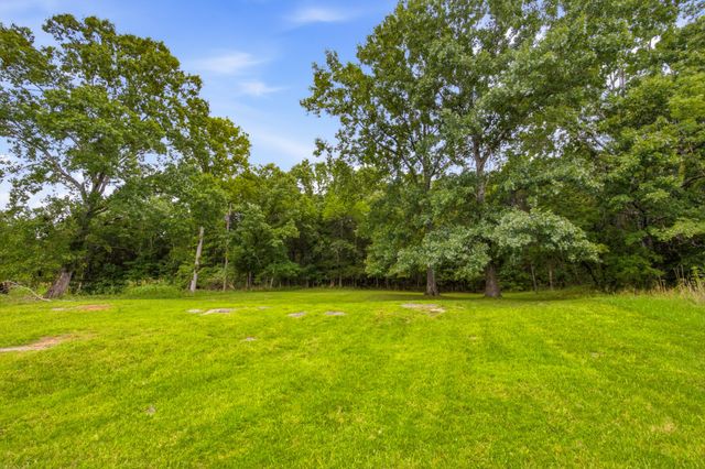 179 Lakeside Dr, Carthage, TN 37030