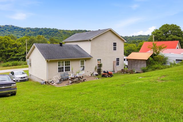 179 Lakeside Dr, Carthage, TN 37030