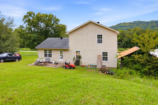179 Lakeside Dr, Carthage, TN 37030