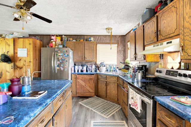 179 Lakeside Dr, Carthage, TN 37030