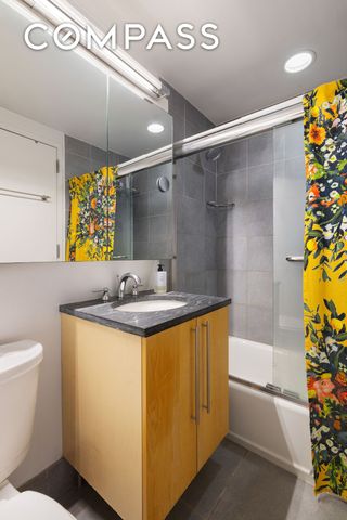 242 E 25th St Apt 9E, New York City, NY 10010