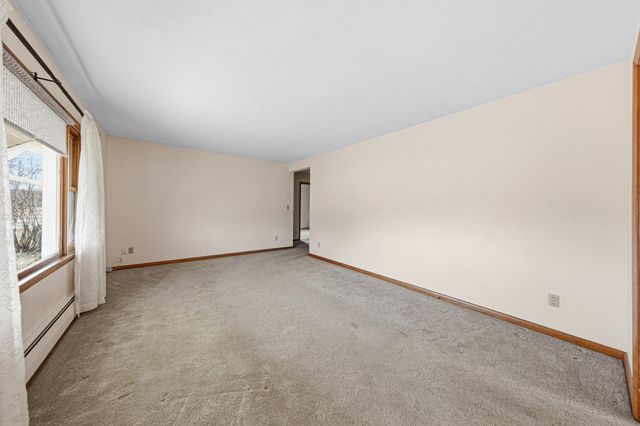 107 21st Avenue NW, Faribault, MN 55021