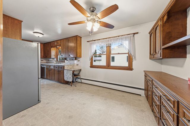 107 21st Avenue NW, Faribault, MN 55021