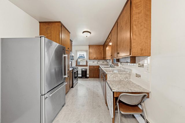 107 21st Avenue NW, Faribault, MN 55021