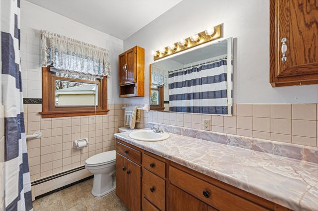 107 21st Avenue NW, Faribault, MN 55021