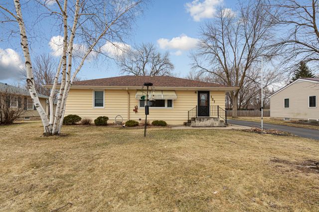 107 21st Avenue NW, Faribault, MN 55021