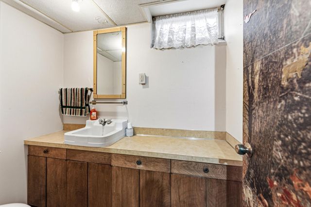 107 21st Avenue NW, Faribault, MN 55021