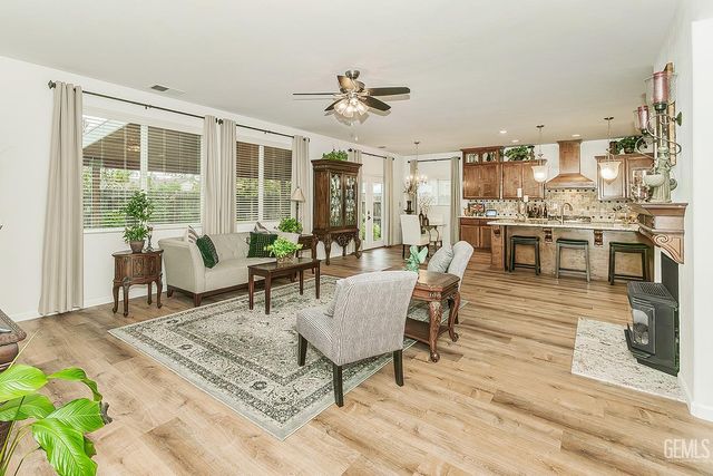 3046 Indianapolis Avenue, Clovis, CA 93619