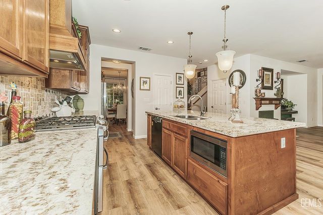 3046 Indianapolis Avenue, Clovis, CA 93619