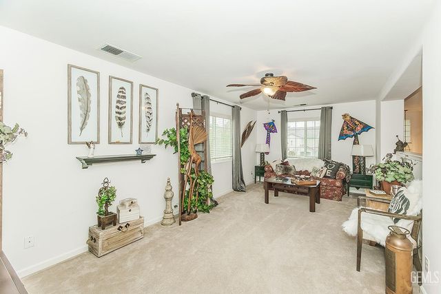 3046 Indianapolis Avenue, Clovis, CA 93619