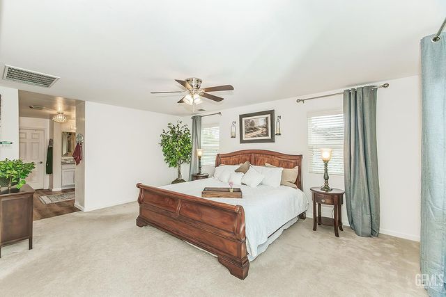 3046 Indianapolis Avenue, Clovis, CA 93619