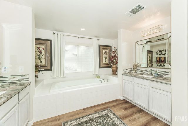 3046 Indianapolis Avenue, Clovis, CA 93619