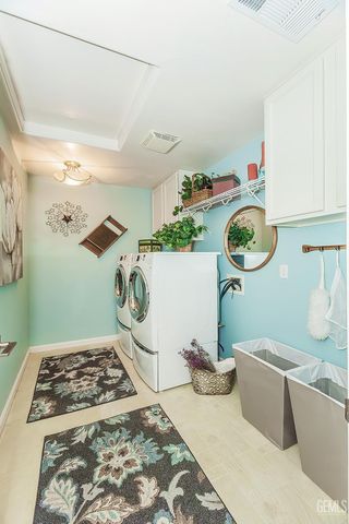 3046 Indianapolis Avenue, Clovis, CA 93619