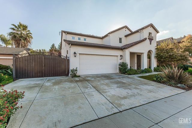3046 Indianapolis Avenue, Clovis, CA 93619