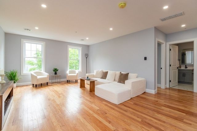 585 Washington Street 307, Quincy, MA 02169