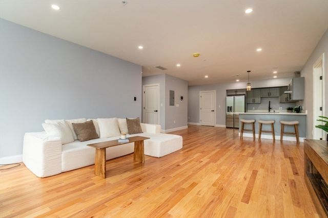 585 Washington Street 307, Quincy, MA 02169
