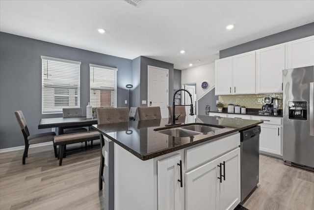 11617 WOODLEAF DRIVE, Lakewood Ranch, FL 34211