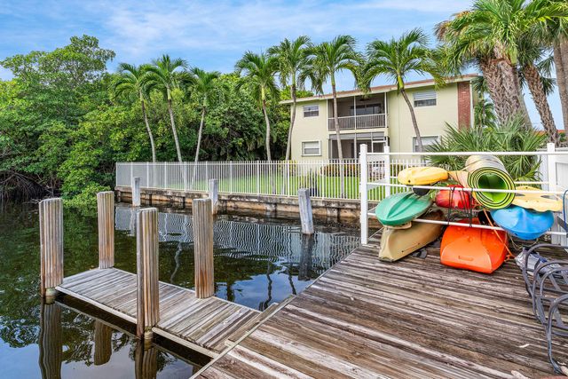 689 NE 6th Court 4050, Boynton Beach, FL 33435