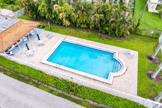 689 NE 6th Court 4050, Boynton Beach, FL 33435
