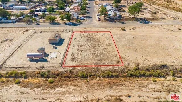16520 Lake Los Angeles, Lake Los Angeles, CA 93591