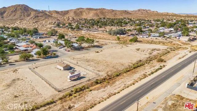 16520 Lake Los Angeles, Lake Los Angeles, CA 93591