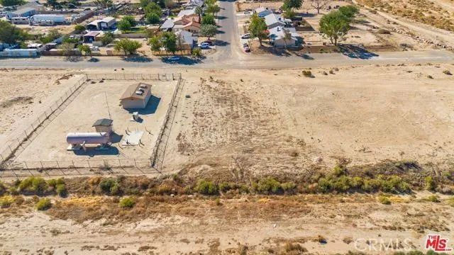 16520 Lake Los Angeles, Lake Los Angeles, CA 93591