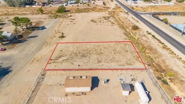 16520 Lake Los Angeles, Lake Los Angeles, CA 93591