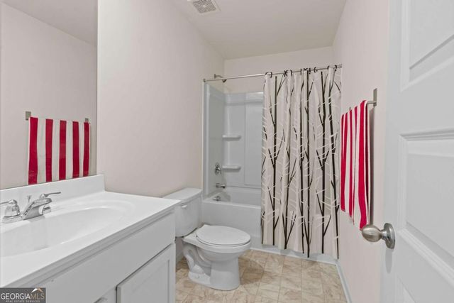 73 Eagles Perch Road, Loganville, GA 30052