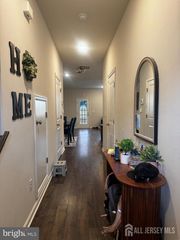 8 Peregrine Way, Burlington City, NJ 08016