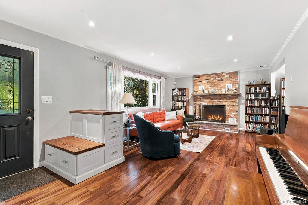 710 Forest Avenue, Larchmont, NY 10538 — photo 3