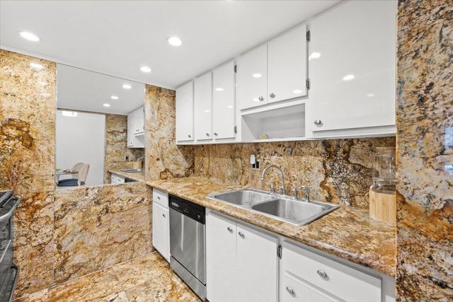 4501 S Ocean Boulevard F2, South Palm Beach, FL 33480