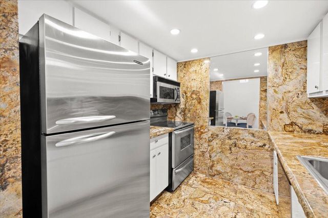 4501 S Ocean Boulevard F2, South Palm Beach, FL 33480