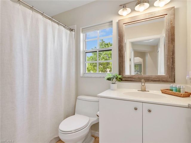 1295 Sweetwater CV 8201, Naples, FL 34110