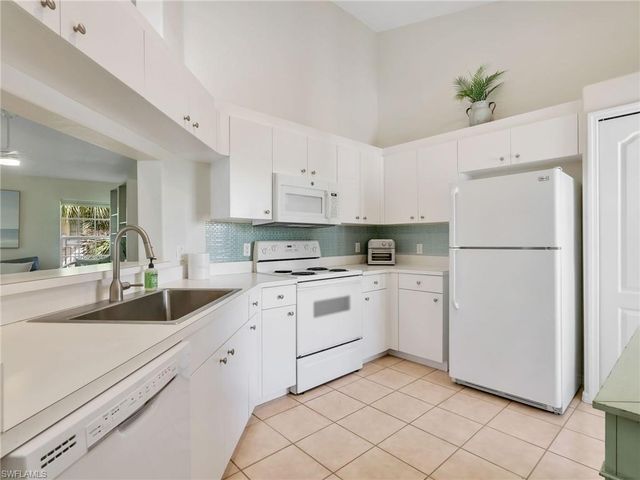 1295 Sweetwater CV 8201, Naples, FL 34110