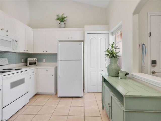 1295 Sweetwater CV 8201, Naples, FL 34110