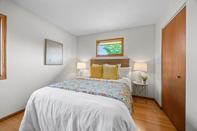 10006 Chicago Avenue S, Bloomington, MN 55420