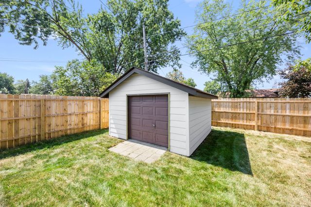 10006 Chicago Avenue S, Bloomington, MN 55420