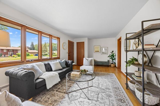 10006 Chicago Avenue S, Bloomington, MN 55420