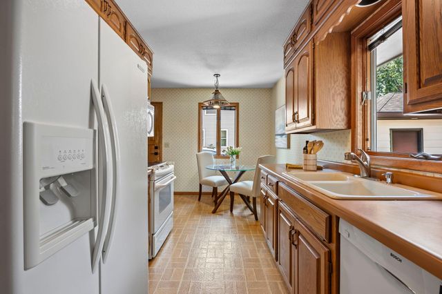 10006 Chicago Avenue S, Bloomington, MN 55420