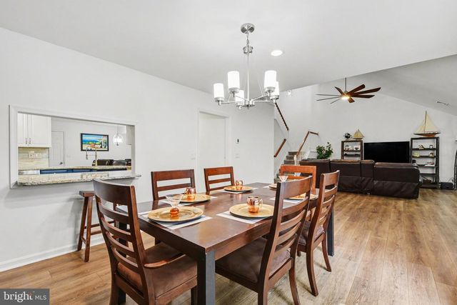 104 CAMBRIDGE DR, Hershey, PA 17033