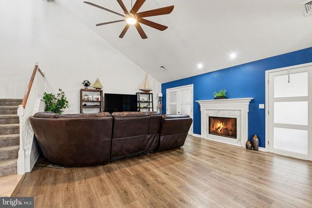 104 CAMBRIDGE DR, Hershey, PA 17033